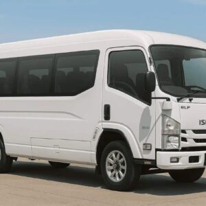 Rental Mobil ELF Long di Padang: Solusi Sempurna untuk Family Gathering Tak Terlupakan!