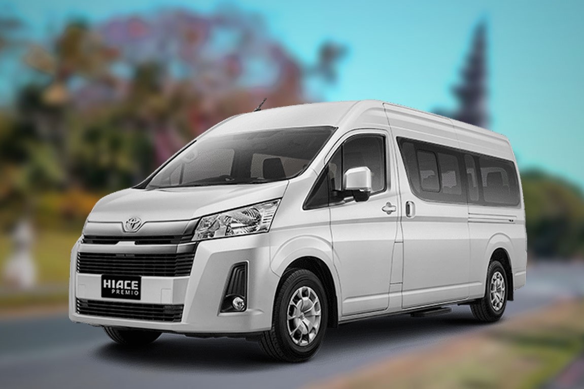 Sewa Mobil Hiace Premio di Padang: Liburan Keluarga Seru Tanpa Ribet!