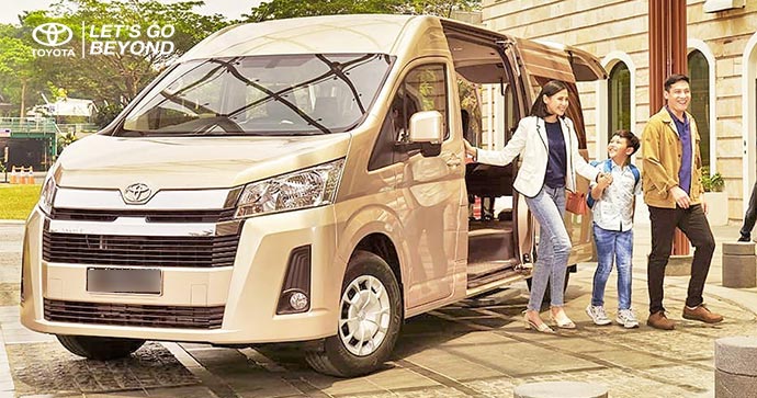 Sewa Mobil di Padang untuk Keluarga Besar: Avanza Cukup atau Harus Hiace?