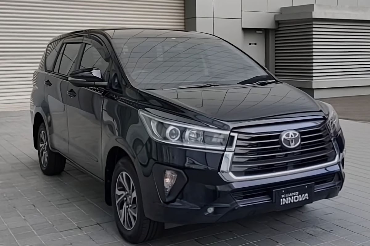 Innova Reborn Padang: Sewa Mobil Murah 24/7 untuk Petualangan Anda di Sumatera Barat