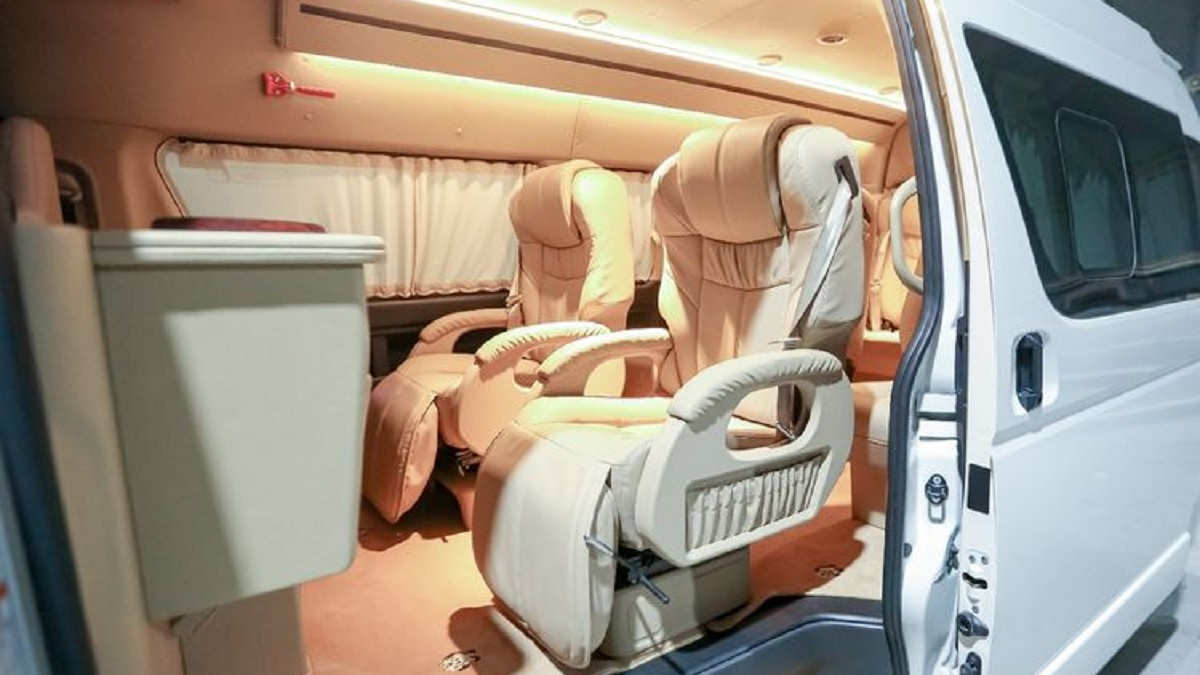 Manfaatkan Rental Hiace Premio Padang: Solusi Transportasi Keluarga yang Luas dan Terpercaya