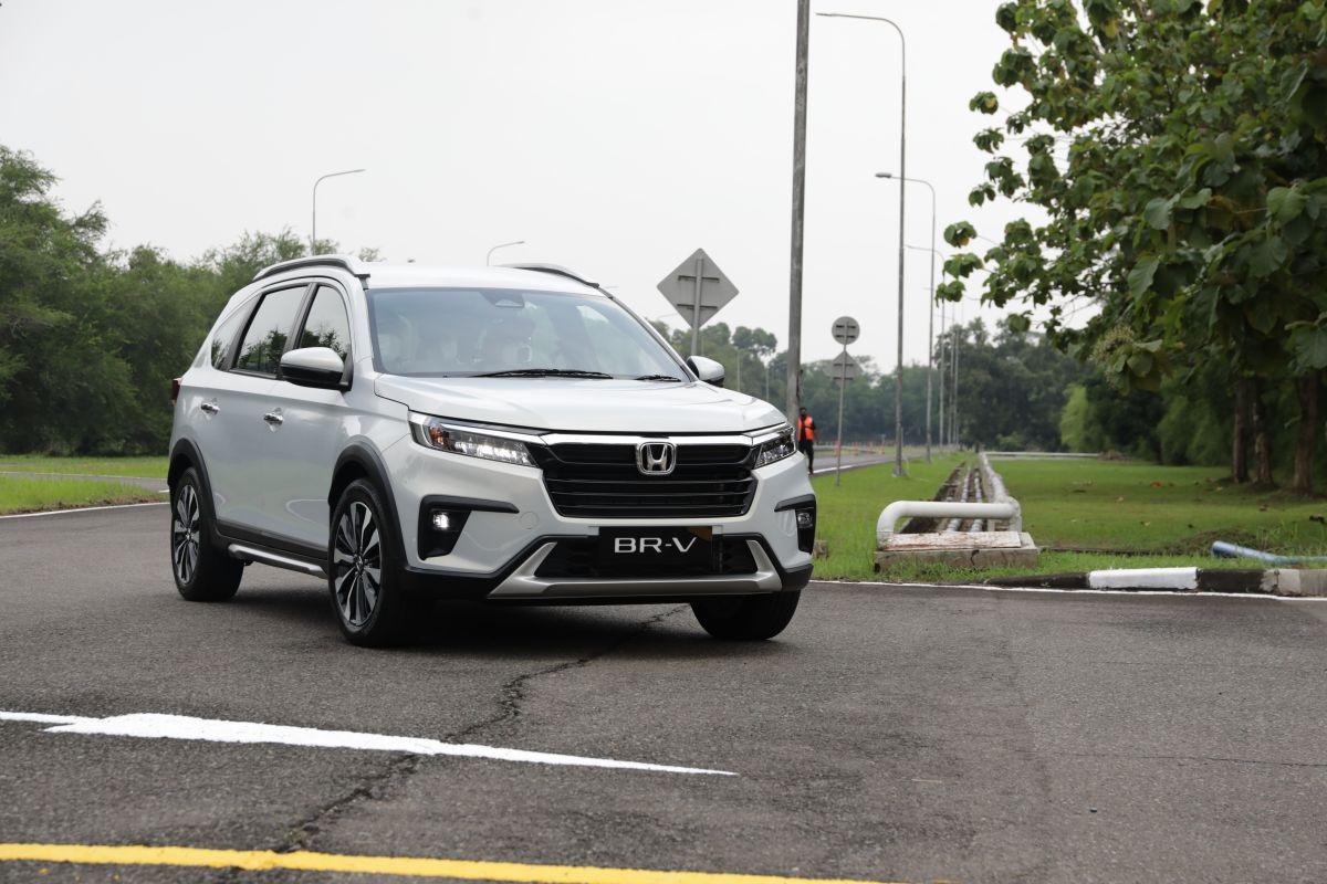Rental Honda BRV Padang 24 Jam: Interior Modern dan Fitur Lengkap untuk Kenyamanan Maksimal